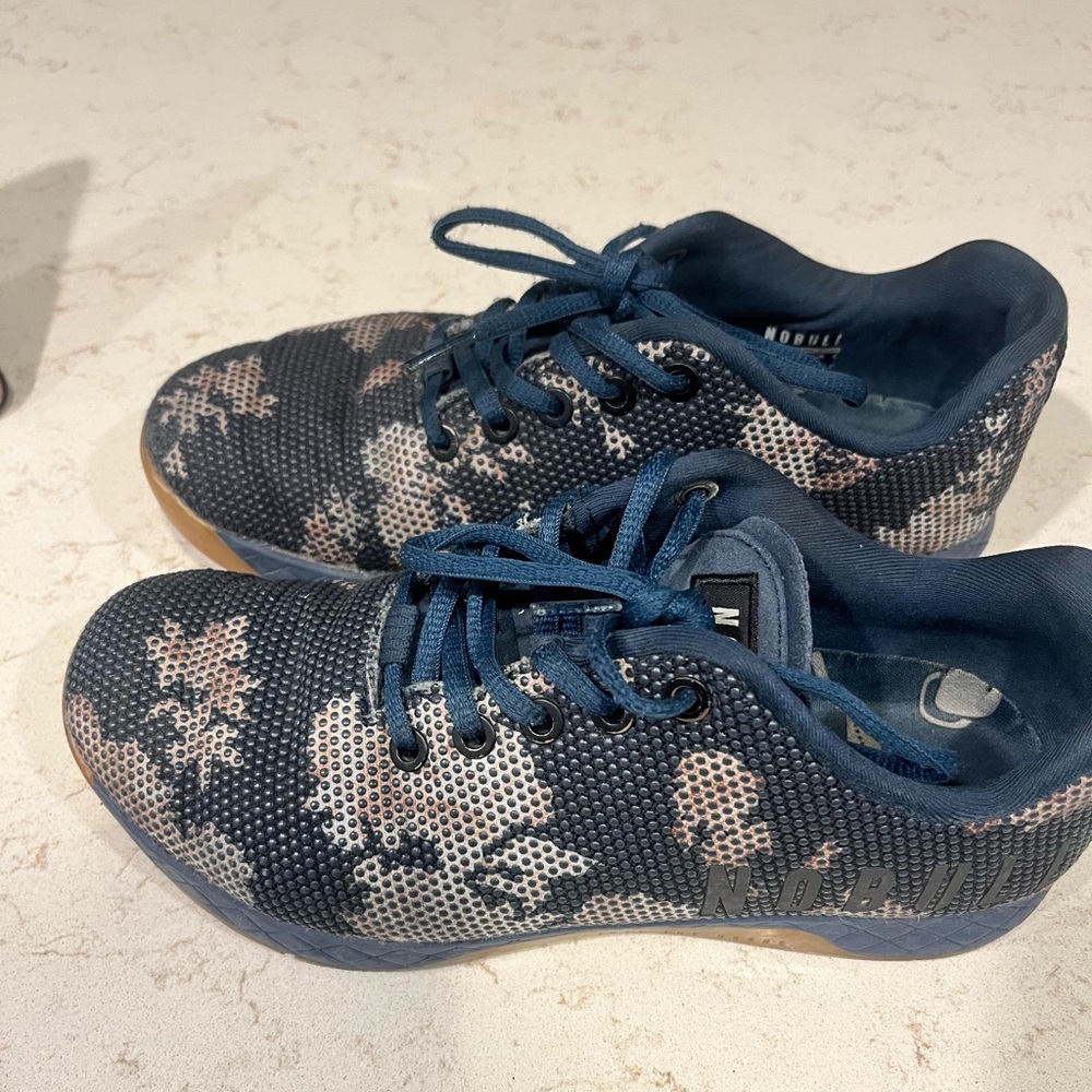 NOBULL trainers. Size 7.5